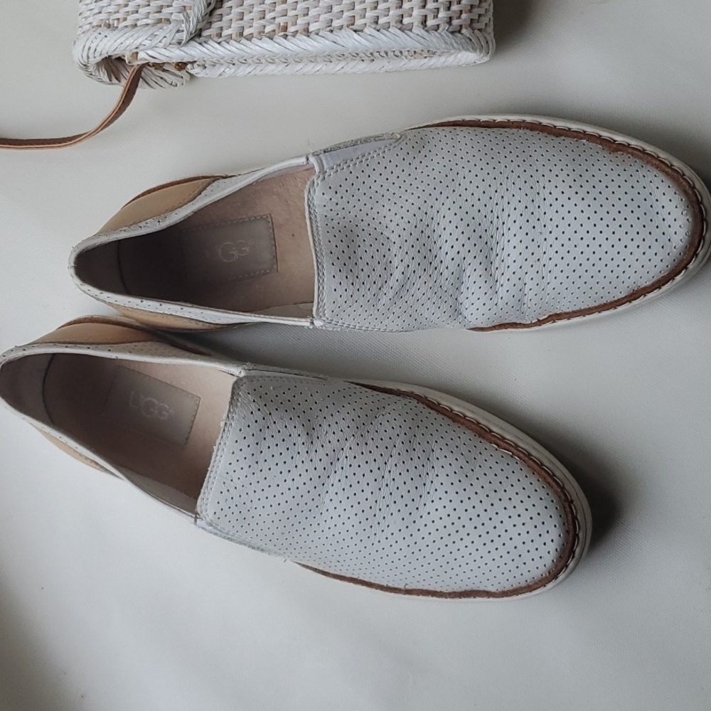 UGG Adley - Picture 2 of 6